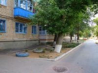 Волгоград, улица Зерноградская, дом 12. многоквартирный дом