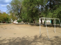 Волгоград, улица Саушинская, спортивная площадка 