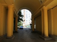 Волгоград, улица Баррикадная, дом 19. многоквартирный дом