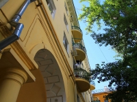 Volgograd, Barrikadnaya st, house 19. Apartment house