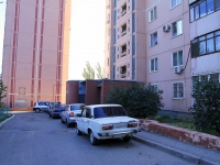 Volgograd, Naberezhnaya Volzhskoy Flotilii st, house 17. Apartment house