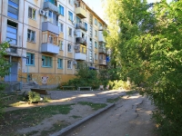Волгоград, улица Таращанцев, дом 50. многоквартирный дом