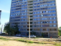 Volgograd, 64 Armii st, 房屋 135. 公寓楼