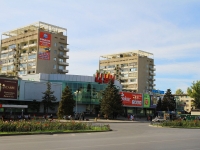 Volzhsky, avenue Lenin, house 84А. supermarket