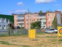 Volzhsky, st Druzhby, house 100. Apartment house