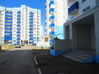 Volzhsky, Mira st, 房屋 156. 公寓楼