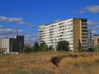 Volzhsky, st Karbyshev, house 131. Apartment house