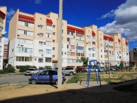 Volzhsky, st Karbyshev, house 138. Apartment house