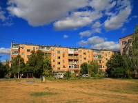 Volzhsky, st Karbyshev, house 158. Apartment house