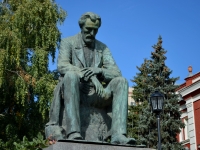 Voronezh, monument И.С. НикитинуRevolyutsii avenue, monument И.С. Никитину