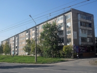 Bratsk, st Gagarin, house 33. Apartment house