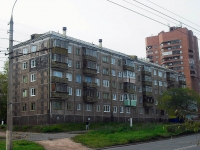 Bratsk, Kosmonavtov blvd, 房屋 10. 公寓楼