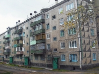 Bratsk, Kosmonavtov blvd, house 48. Apartment house