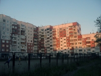 Bratsk, Kosmonavtov blvd, house 7. Apartment house