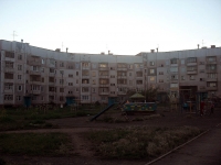 Bratsk, Kosmonavtov blvd, 房屋 13. 公寓楼