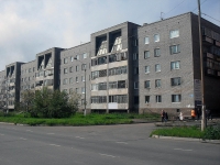 Bratsk, Lenin avenue, 房屋 3. 公寓楼