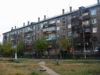 Bratsk, Lenin avenue, house 13. Apartment house