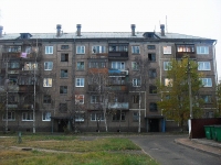 Bratsk, Lenin avenue, 房屋 13. 公寓楼