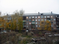 Bratsk, Lenin avenue, 房屋 19. 公寓楼
