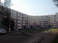 Bratsk, Lenin avenue, house 32. Apartment house