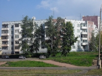 Bratsk, Lenin avenue, 房屋 32. 公寓楼