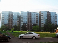 Bratsk, 40 let Pobedy st, house 14. Apartment house