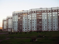 Bratsk, Pobedy blvd, 房屋 4. 公寓楼