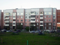 Bratsk, Pobedy blvd, house 24. Apartment house