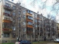 Bratsk, Kirov st, 房屋 10Б. 公寓楼