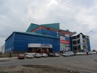 Братск, улица Янгеля, дом 120. торговый центр Байкал