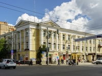 Калуга, улица Кирова, дом 7. многофункциональное здание