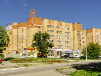 Kaluga, Gagarin st, house 8. Apartment house with a store on the ground-floor