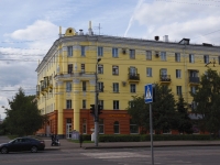Новокузнецк, Пионерский проспект, дом 17. многоквартирный дом