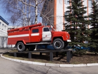 Новокузнецк, памятник Пожарная машинаПионерский проспект, памятник Пожарная машина