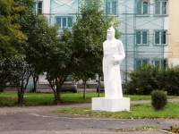 Novokuznetsk, monument КрасноармейцуKirov st, monument Красноармейцу