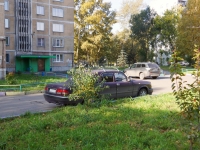 Новокузнецк, Кузнецкстроевский проспект, дом 10. многоквартирный дом