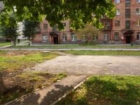 Novokuznetsk, Festivalnaya st, house 18. Apartment house