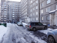 Novokuznetsk, Vokzalnaya st, house 25. Apartment house