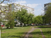 Novokuznetsk, Novoselov st, house 8. Apartment house