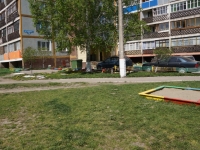 Novokuznetsk, Novoselov st, house 18. Apartment house