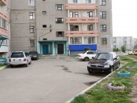 Novokuznetsk, Aviatorov avenue, 房屋 68. 公寓楼
