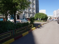 Novokuznetsk, Aviatorov avenue, house 57. Apartment house