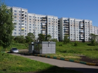 Novokuznetsk, Aviatorov avenue, house 61. Apartment house