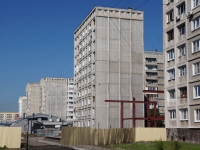 Novokuznetsk, Aviatorov avenue, house 41. Apartment house