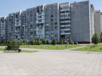 Novokuznetsk, Aviatorov avenue, house 31. Apartment house