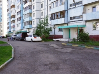 Новокузнецк, улица Звездова, дом 52. многоквартирный дом