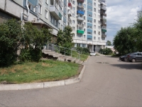 Новокузнецк, улица Веры Соломиной, дом 1. многоквартирный дом
