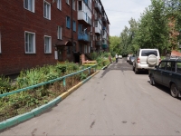 Новокузнецк, улица Веры Соломиной, дом 32. многоквартирный дом