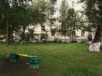 Новокузнецк, улица Веры Соломиной, дом 33. многоквартирный дом