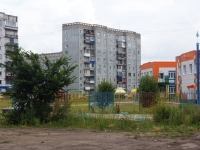 Новокузнецк, Шахтёров проспект, дом 27. многоквартирный дом